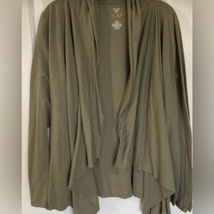 Lane Bryant Livi Active
Women's Plus Olive Green Open Casual Knit Jacket
18/20